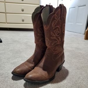 Ariat Heritage cowboy boots